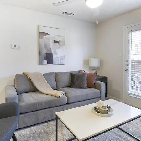 Landing At Woodhill - 2 Bedrooms In Denton